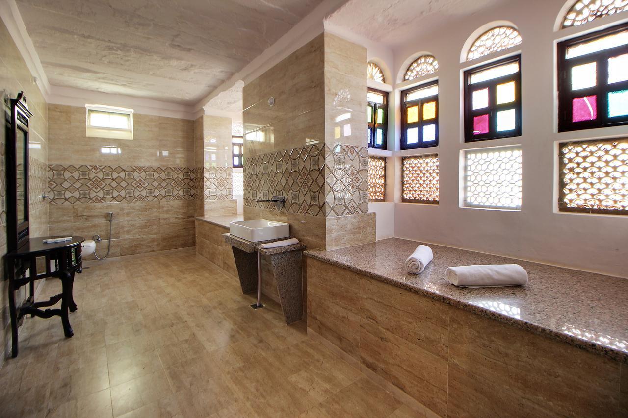ชาไวย์ คาสเซิล รีสอร์ต - อะ เฮอริเทจ โฮเต็ล อิน ชาไวย์ เลพเพิร์ด รีเซิร์ฟ Hotel Bisalpur ภายนอก รูปภาพ
